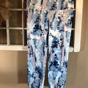 EUC. Worn 1-2 times leggings